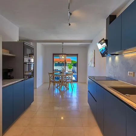 Zala With Private Pool Apartment