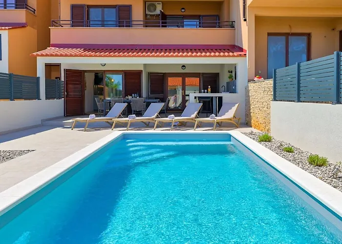 Lägenhet Zala With Private Pool Ližnjan