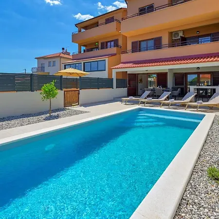 公寓 Zala With Private Pool *